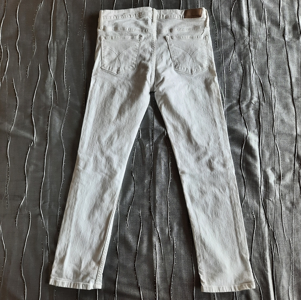 Calvin Klein White Jeans Sz 29 Slim Boyfriend Midrise Straight Leg Distressed - Picture 12 of 16